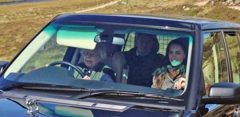 Кралица Елизабет шофиране Кейт Мидълтън