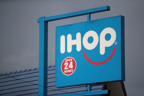Вериги ресторанти Applebee и ИХОП да затвори над 100 магазина